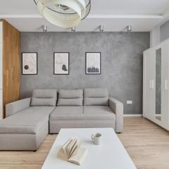 Modern Studio with Balcony for 4 Guests in Wrocław by Renters