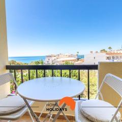 #063 Beach Flat by Home Holidays