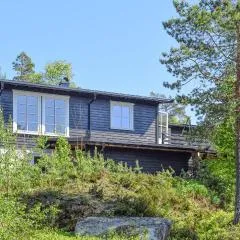 4 Bedroom Lovely Home In Treungen