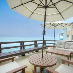 Oceanfront 4BR, Private Beach & Patio, Remodeled Kitchen