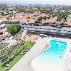 Green 431 by CASAS COCODRILO