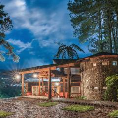 Splendid Arroyo Frio 4BR Rustic Villa