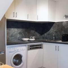 Charming 50m² apt in Courchevel 1850 - WiFi, terrace, ski locker - Sleeps 4 - Chenus quartier - FR-1-631-149