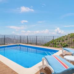 Beautiful Home In El Borge With Outdoor Swimming Pool, Wifi And Swimming Pool