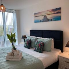 Berks Luxury serviced Apartments,5 Bedrooms, 5 double beds, 2 bathrooms, free super fast WiFi & parking