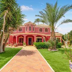 Stunning Home In Elche With Outdoor Swimming Pool, Private Swimming Pool And 4 Bedrooms