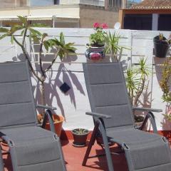 Centrico Atico Apt Sleeps 4 with Patio