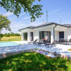 3 Bedroom Amazing Home In Rasa