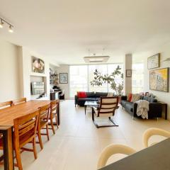 Spacious cosy & renovated flat in central Tel Aviv