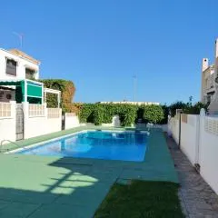 Casa familiar en la playa con piscina