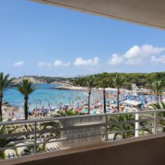 ESPACIOSO APARTAMENTO EN PRIMERA LÍNEA DEL MAR