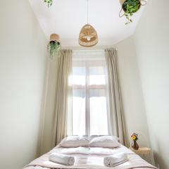 Bed & Beige Apartment / Kochanowskiego St
