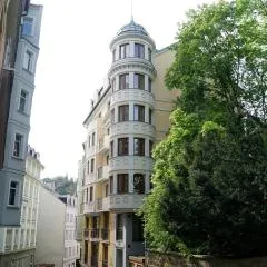 Karlovy Vary, Dům u Máří Magdalény - 100 m od Vřídla