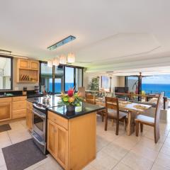 Puu Poa Ocean Bluff Condo, Incredible Views, Walk to Beaches, Pool & Tennis