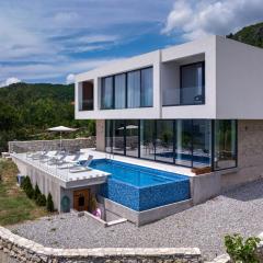 Pool Villa Luxoria Trebesin - happy Rentals