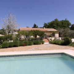 Villa with private pool facing the Luberon - by feelluxuryholidays