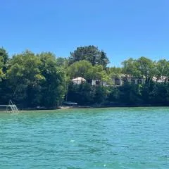 Maison en bord de rivière de mer