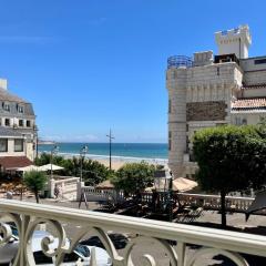 Maison sablaise face à la Grande Plage Parking