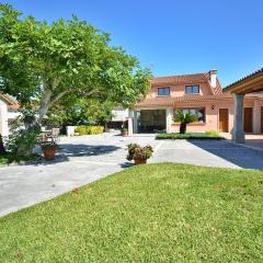 Casa con precioso jardín en Vilanova de Arousa