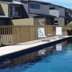 Moorhead Cove Beach Unit With pool Bermagui