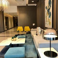 Uptown Parksuites BGC Family 2bed 1BR Balcony, Netflix