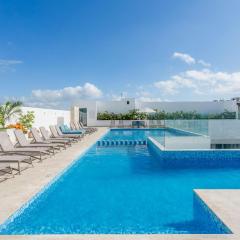 Ipana Condo, Rooftop Pools, Gym, Walk to Beach
