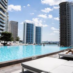 Icon Brickell Stay, Pool, Spa, Views, Restaurants