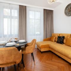 Stylish & Trendy Apartment Browar Gdański by Renters