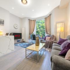 Modern 3 and 2 bedroom flat in central london with full AC