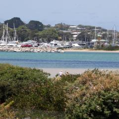 Marlin Waters Unit 2 walk to beach and river Bermagui