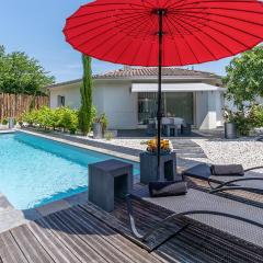 Nice Home In Bordeaux With Outdoor Swimming Pool, Wifi And 2 Bedrooms