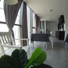 My Houze - Empire Damansara Duplex