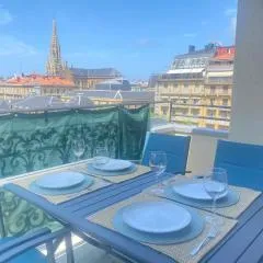 Mikain Terrace Cathedral View with Free Parking & Air Cond