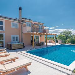 Amazing Home In Ruzic With Outdoor Swimming Pool, 5 Bedrooms And Jacuzzi