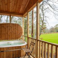 Breckland Lodge 4 with Hot Tub