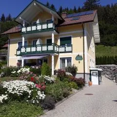 LANDHAUS JASMIN ausgezeichnet mit 4 Kristallen - FW Grimmingblick