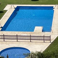 Encantador Piso con Terraza y Piscina