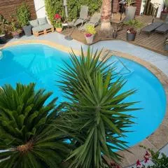 Hôtel Le Médiéval - Parking inclus & accueil vélo