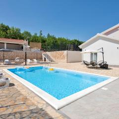 Stunning Home In Zmijavci With Outdoor Swimming Pool
