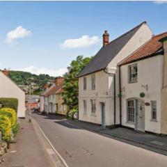 Carpenters Cottage Quirky home Seaside town