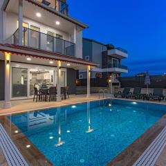 NEAR BY THE LAND OF LEGEND’S PRIVATE POOL VILLA SUN
