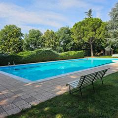 Serene Holiday Home in Lazise with Swimming Pool