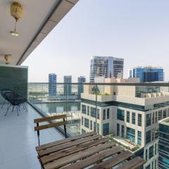 Nasma Luxury Stays - Deluxe Apartment In The Heart of Business Bay