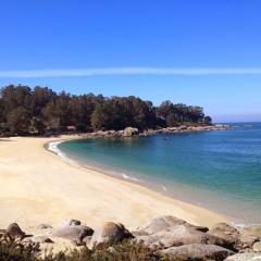 Playa, Jardín y piscina en Cabo Udra