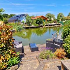 De Poort van Zeeland aan het water met jacuzzi