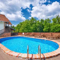 Beautiful Home In Hrebinec With Outdoor Swimming Pool, 2 Bedrooms And Wifi