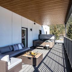The Big Deck by Revelstoke Vacations