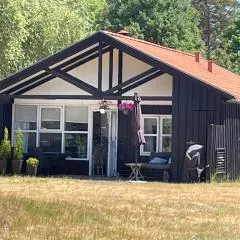 Charmerende sommerhus - 200 m fra stranden