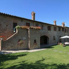 Apartment on farm amidst the Umbrian hills