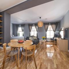 Romantic and spacious apartment in Riga Old Town